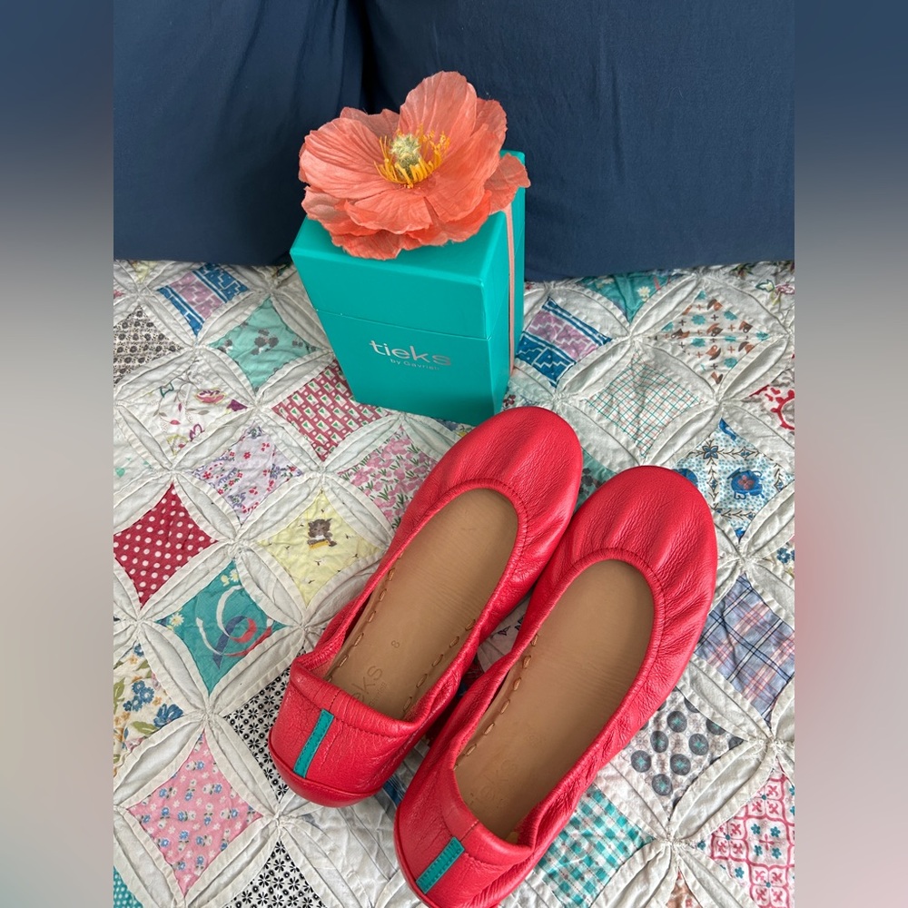 New Tieks Poppy size 8 leather ballet flats